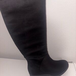 Black Knee-High Women's Boots